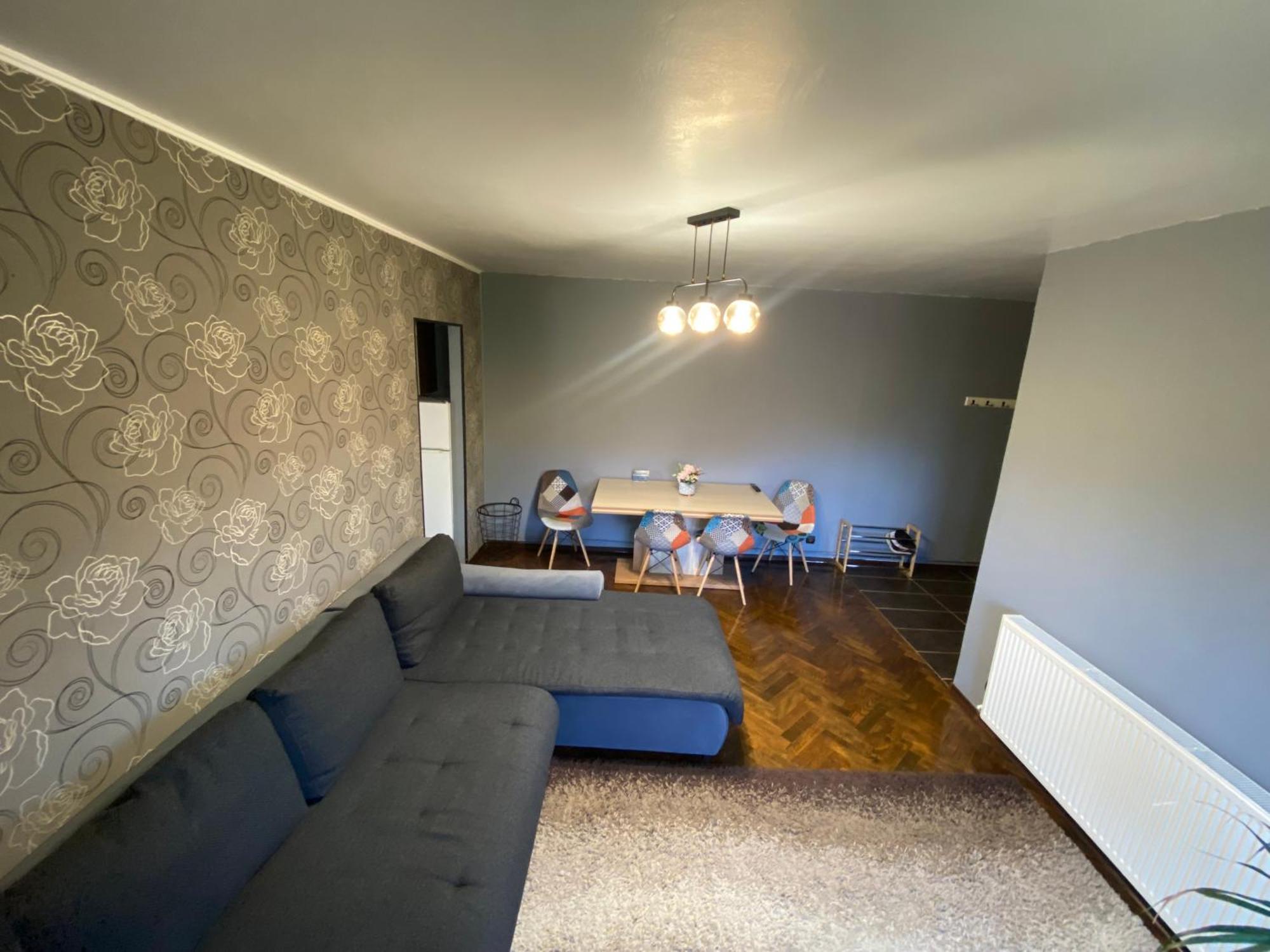 Comfort Home Apartment 2 Petrozsény Kültér fotó